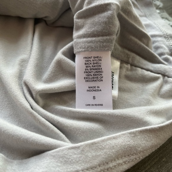 New York & Co Light Gray Sequin Top Size Small - Picture 6 of 7